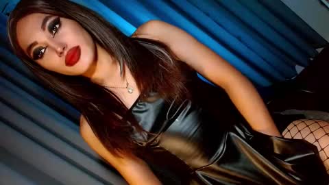 Snapshot of creamycum_celinexxx chatting on December 13, 6:16 pm Celine online show from December 13, 6:16 pm