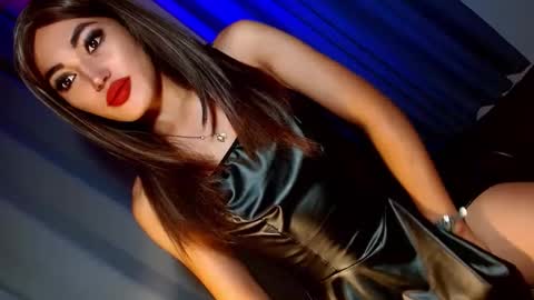 Snapshot of creamycum_celinexxx chatting on December 26, 4:04 pm Celine online show from December 26, 4:04 pm