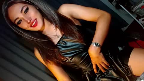 Snapshot of creamycum_celinexxx chatting on January 9, 4:17 pm Celine online show from January 9, 4:17 pm