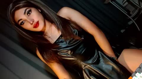 Snapshot of creamycum_celinexxx chatting on January 22, 4:12 pm Celine online show from January 22, 4:12 pm