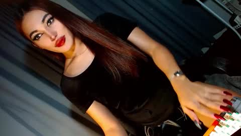 Snapshot of creamycum_celinexxx chatting on January 25, 3:19 am Celine online show from January 25, 3:19 am