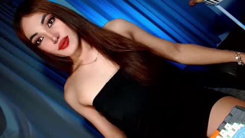 Snapshot of creamycum_celinexxx chatting on February 28, 5:04 pm Celine online show from February 28, 5:04 pm