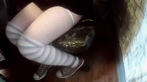 Snapshot of crossdresser_krystal chatting on January 11, 6:33 pm crossdresser krystal online show from January 11, 6:33 pm
