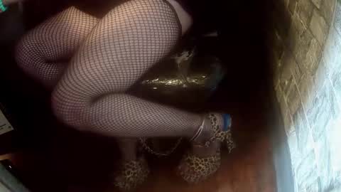 Snapshot of crossdresser_krystal chatting on September 21, 4:57 pm crossdresser krystal online show from September 21, 4:57 pm