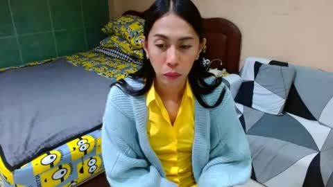 Leah Vergara online show from December 16, 7:04 am