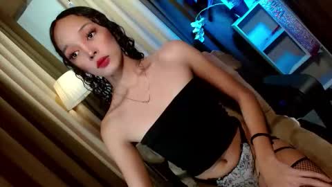 BBY CURLYHANNA online show from November 15, 10:57 am