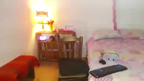 Snapshot of cute_femboy420 chatting on September 20, 2:06 am Valeria Vergara online show from September 20, 2:06 am