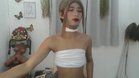 Snapshot of cute_pinay222 chatting on October 8, 9:43 am FIONA online show from October 8, 9:43 am