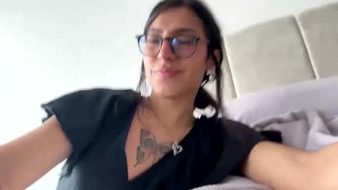 Snapshot of cutiepiemiu chatting on December 23, 6:27 pm cutiepiemiu - online show from December 23, 6:27 pm