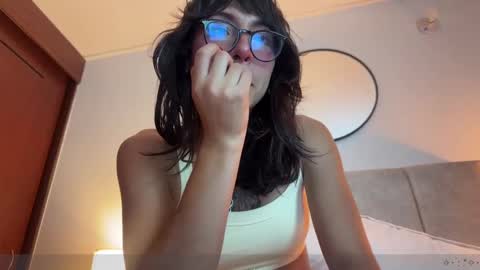 Snapshot of cutiepiemiu chatting on February 18, 4:58 am cutiepiemiu - online show from February 18, 4:58 am