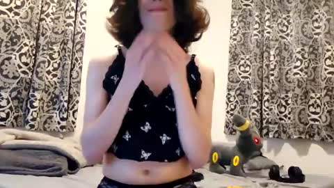 Snapshot of cyberpunkprisspot chatting on October 21, 4:26 am Prisspot online show from October 21, 4:26 am