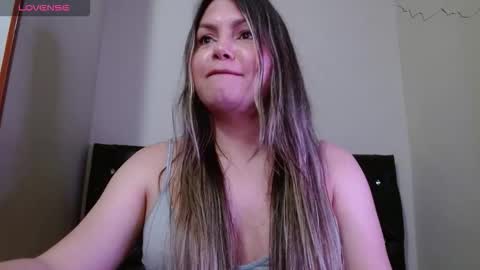 Snapshot of cynthia_94 chatting on September 17, 12:59 am Cynthia online show from September 17, 12:59 am