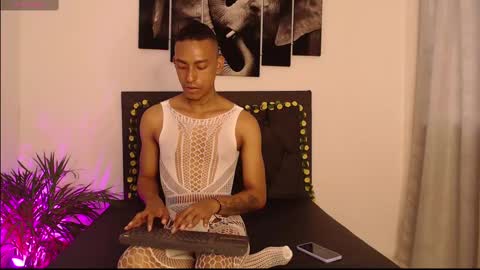 daimmon_hk online show from December 26, 1:10 pm