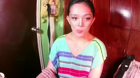 Snapshot of daisylira chatting on December 22, 11:42 pm LILY christmas wish breast implant online show from December 22, 11:42 pm