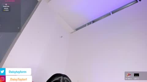 Snapshot of daisytaylor_ chatting on September 16, 1:04 pm Daisy online show from September 16, 1:04 pm