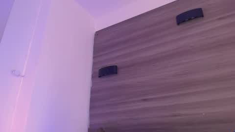         online show from March 5, 6:18 am