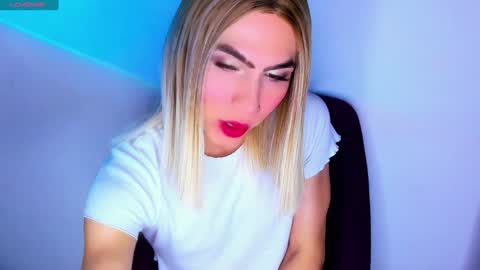 Snapshot of dani_lovet1 chatting on February 5, 8:11 am dani online show from February 5, 8:11 am