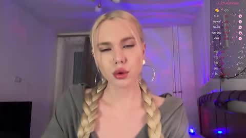 Snapshot of danielpaige_ chatting on January 18, 7:21 pm GABRIEL online show from January 18, 7:21 pm