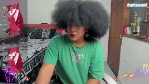 Snapshot of danisweet_ chatting on February 18, 2:05 am dani online show from February 18, 2:05 am