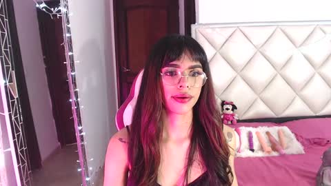 Snapshot of dannadoll69 chatting on December 10, 11:32 am Dannamunoz130 online show from December 10, 11:32 am