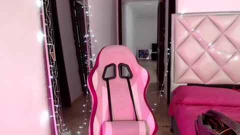Snapshot of dannadoll69 chatting on December 11, 11:36 am Dannamunoz130 online show from December 11, 11:36 am