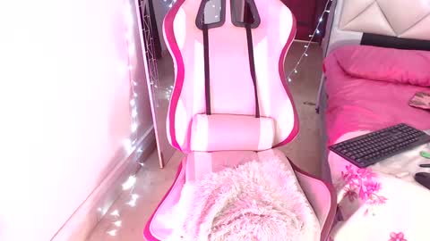 Snapshot of dannadoll69 chatting on December 20, 9:28 pm Dannamunoz130 online show from December 20, 9:28 pm