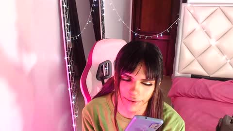 Snapshot of dannadoll69 chatting on December 30, 12:20 pm Dannamunoz130 online show from December 30, 12:20 pm