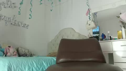 Snapshot of dannydoll_666 chatting on February 27, 10:37 am dannydoll_666 online show from February 27, 10:37 am