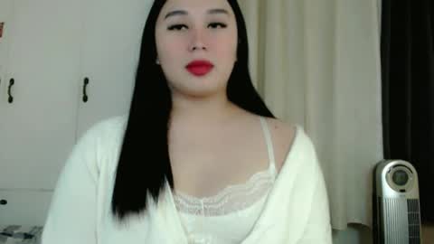 Snapshot of darcy_world chatting on December 12, 7:26 pm DARCY online show from December 12, 7:26 pm
