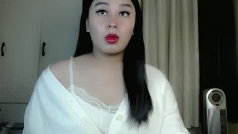 Snapshot of darcy_world chatting on December 13, 7:32 pm DARCY online show from December 13, 7:32 pm