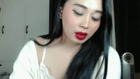 Snapshot of darcy_world chatting on December 15, 7:31 pm DARCY online show from December 15, 7:31 pm