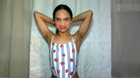 Snapshot of dark_hurohuro19 chatting on December 11, 11:00 pm LIANNA online show from December 11, 11:00 pm