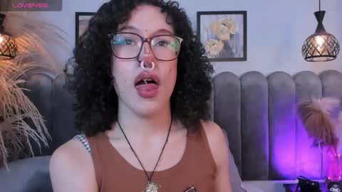 Nina online show from October 29, 3:15 am