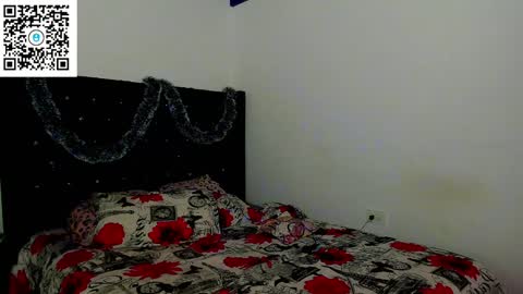 Snapshot of darkangelsxx chatting on December 24, 2:33 pm dannaxlove online show from December 24, 2:33 pm