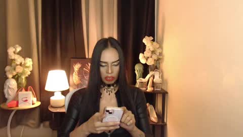Snapshot of darksoul_mistress chatting on January 25, 10:08 am YOUR KINKY MISTRESS MADRIANA online show from January 25, 10:08 am