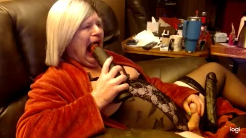 Snapshot of dawndoesall chatting on January 23, 4:19 am dawndoesall online show from January 23, 4:19 am