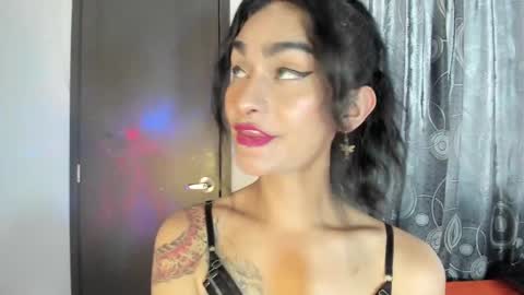 Snapshot of dayan_foxx chatting on February 27, 9:47 pm Dayan foxx online show from February 27, 9:47 pm