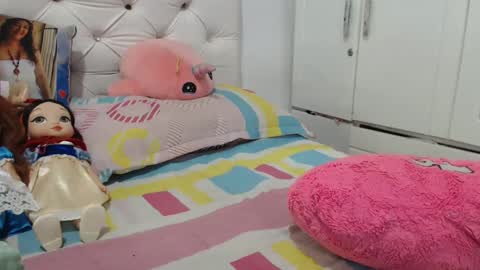 Snapshot of dayanats15 chatting on December 11, 5:04 pm instagram catherin dayana reina online show from December 11, 5:04 pm
