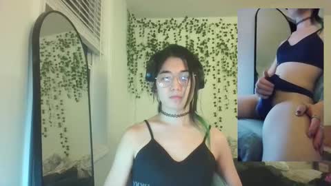 deciduousdoll online show from October 26, 5:58 am