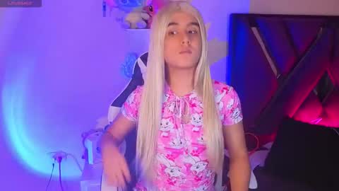 Derek independent online show from October 12, 8:22 pm