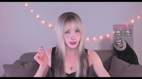 Snapshot of deserve_dessert chatting on January 19, 8:51 pm Domi online show from January 19, 8:51 pm