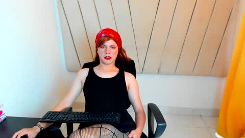 Snapshot of devon_dice chatting on December 23, 6:05 pm Alex online show from December 23, 6:05 pm