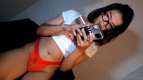 rhiane online show from January 8, 6:09 pm