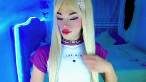 Snapshot of diamond_hott1 chatting on December 18, 11:02 am AmayaGirl online show from December 18, 11:02 am