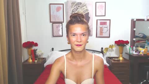 Snapshot of diense17 chatting on December 22, 10:47 pm Dennesse online show from December 22, 10:47 pm