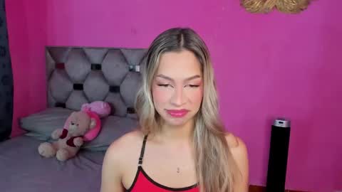 Snapshot of dione_sexyy chatting on January 26, 4:20 am IG dionemontecarlo19 online show from January 26, 4:20 am