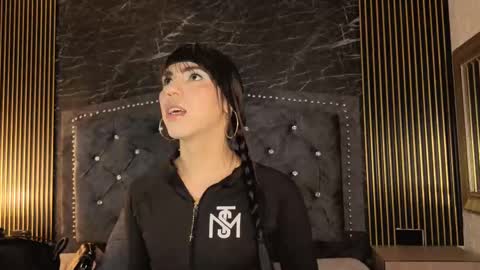Snapshot of diosaa_golden chatting on October 5, 9:03 pm DIOSA online show from October 5, 9:03 pm