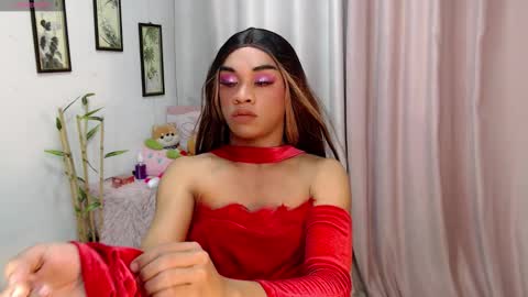 Ivana  Yanna and Elisha online show from December 18, 1:05 pm