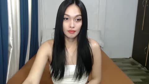 Snapshot of divina_graciaxx chatting on February 1, 4:14 am DIVINA online show from February 1, 4:14 am