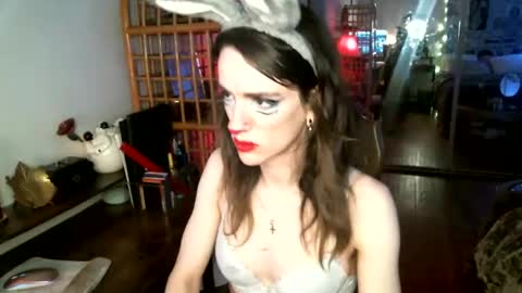 Snapshot of dixie_doll chatting on February 7, 10:19 am Dixie Doll online show from February 7, 10:19 am